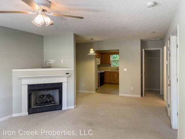 Building Photo - 2 br, 2 bath House - 36-B Queen Road
