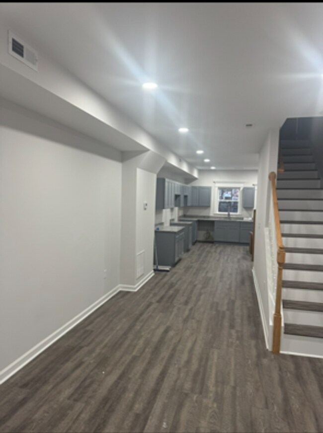 Building Photo - Beautifully Updated Townhome in Prime Location – Move-In Ready!