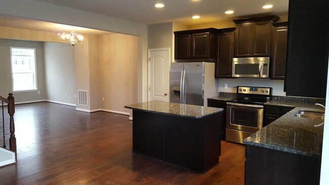 Foto del edificio - 3 Br. 3full and 1 half Ba. Townhouse Suncr...