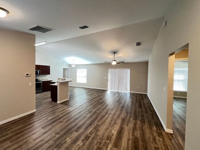 Building Photo - BEAUTIFUL 3 BD/2BA Home in Ocala!