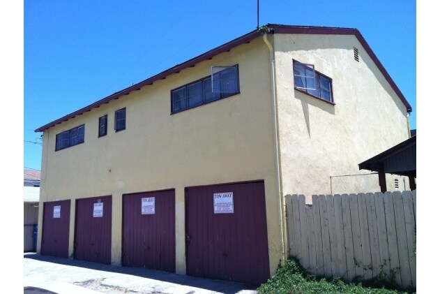 Building Photo - 4066 43rd St
