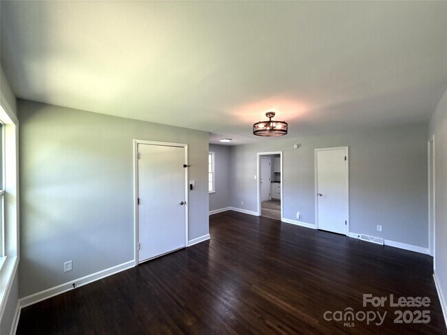 Foto del edificio - 5320 Dolphin Ln