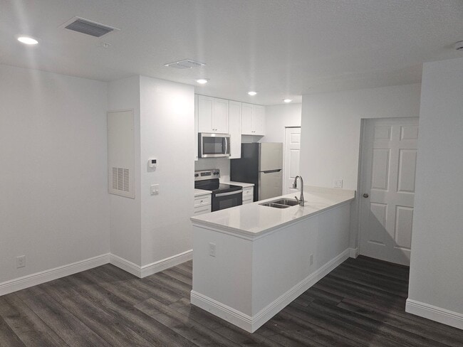 Building Photo - 3024 Parkway Blvd