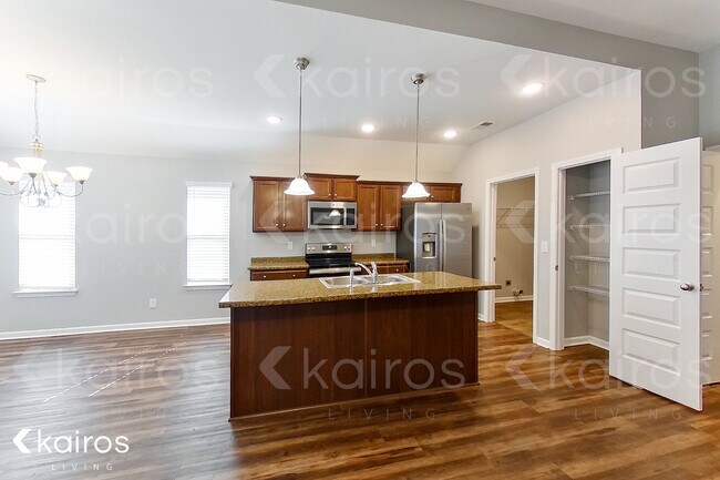 Foto del edificio - 6951 Brightwell Ln