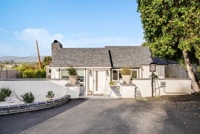 Building Photo - 11775 Laurelwood Dr