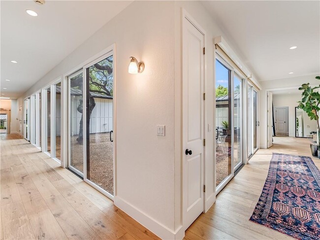 Foto del edificio - 3002 Hillview Rd