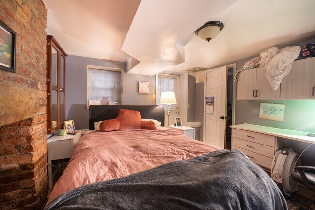 Foto del edificio - 284 Hudson Ave