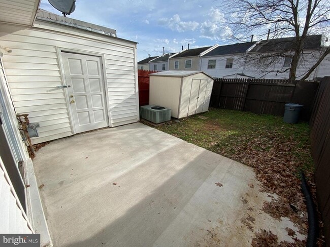 Building Photo - 10129 Irongate Way