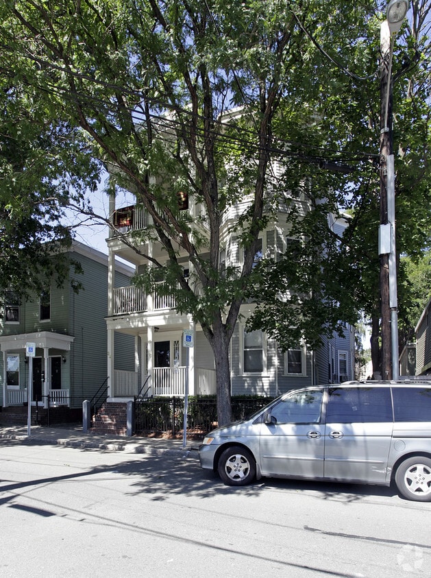 Building Photo - 34-36 Willow St