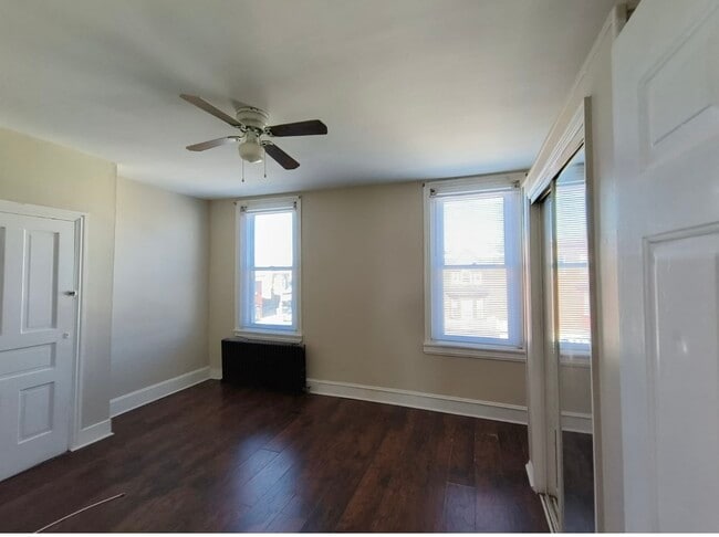 Building Photo - 2844 W Lehigh Ave
