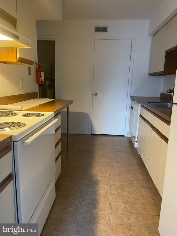 Foto del edificio - 806B Cypress Point Cir