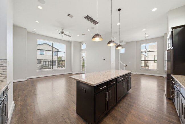 Foto del edificio - 1814 Thompson St