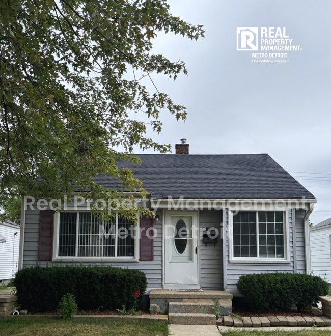Building Photo - 19367 Roscommon St