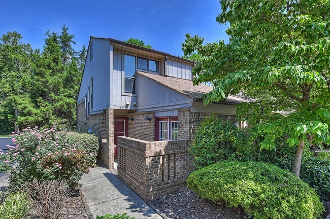 Building Photo - 8001 Charter Oak Ln