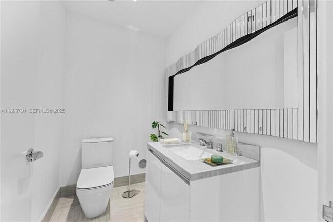 Foto del edificio - 16901 Collins Ave