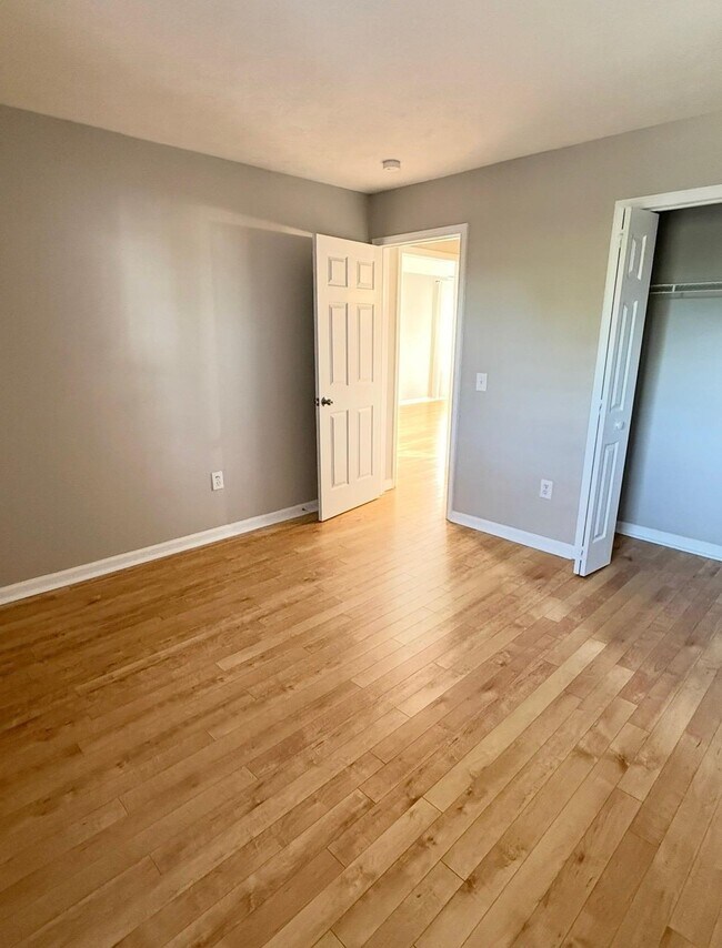 Foto del edificio - 517 White River Dr