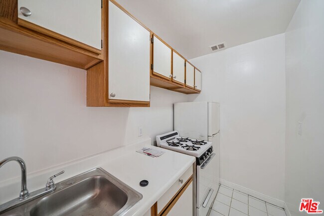 Foto del edificio - 6827 Leland Way