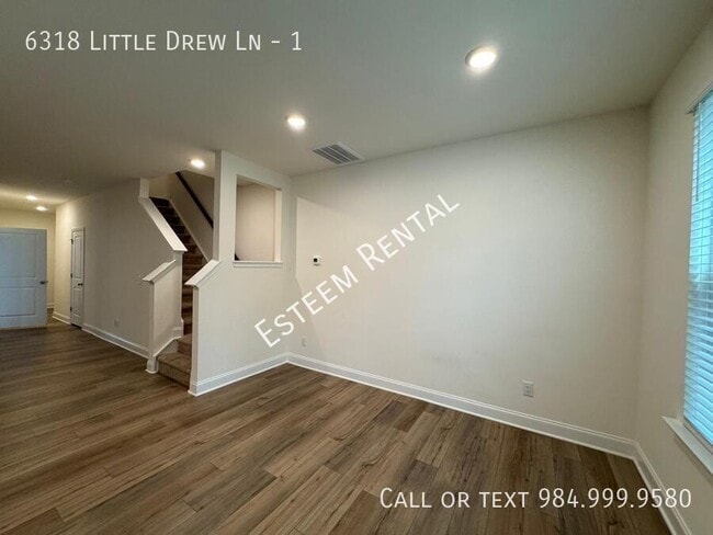 Foto del edificio - 6318 Little Drew Ln
