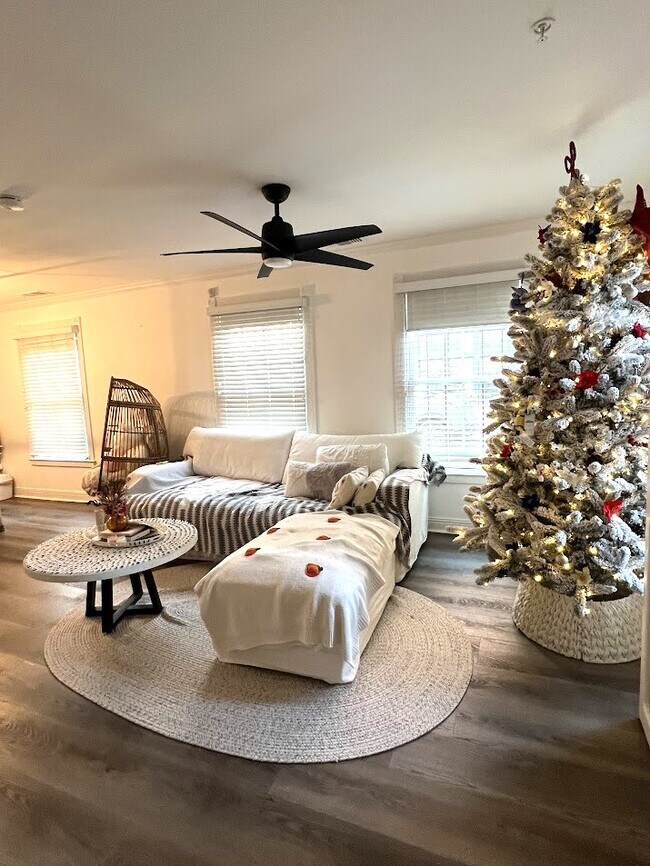 Building Photo - 429 Montgomery St