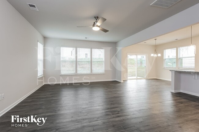 Foto del edificio - 101 Wild Lily Dr