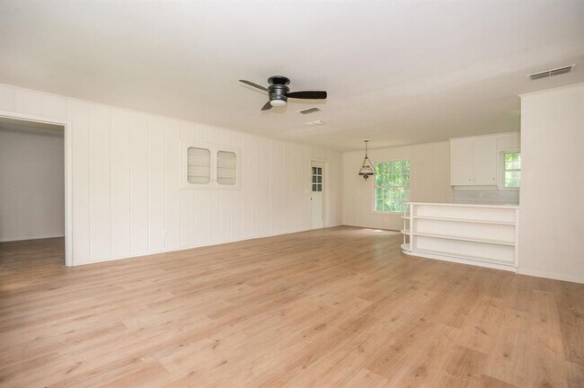 Building Photo - 1730 Mahon Ave