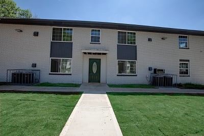 Primary Photo - 1818 Vesta Ave