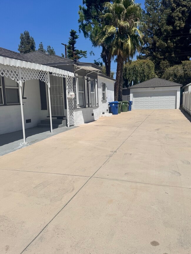 Building Photo - 6714 Aldea Ave