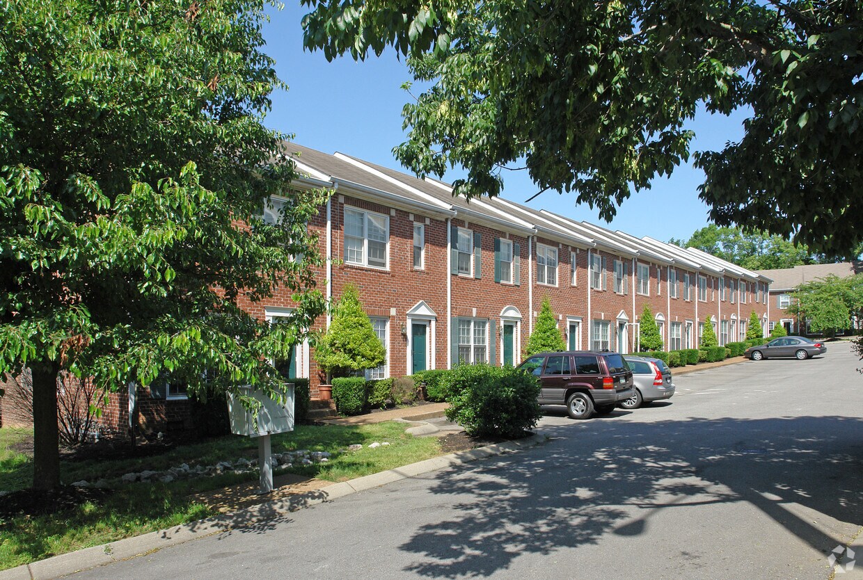 Primary Photo - 226-240 Fairmont Pl