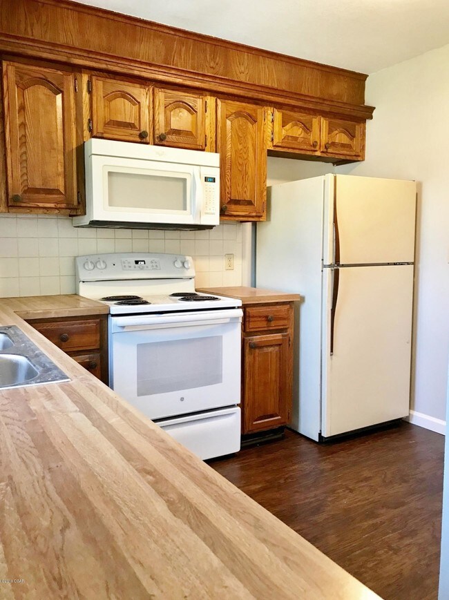 Building Photo - 1920 E 8th St