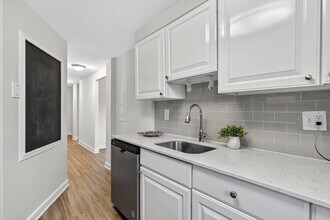 Building Photo - The Saratoga Apartments