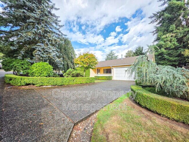 Foto del edificio - 4155 West Lake Sammamish Pkwy NE