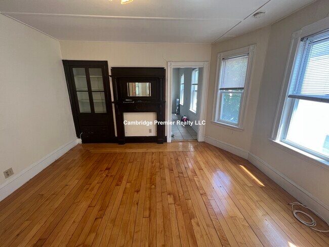 Building Photo - 17 Rich St