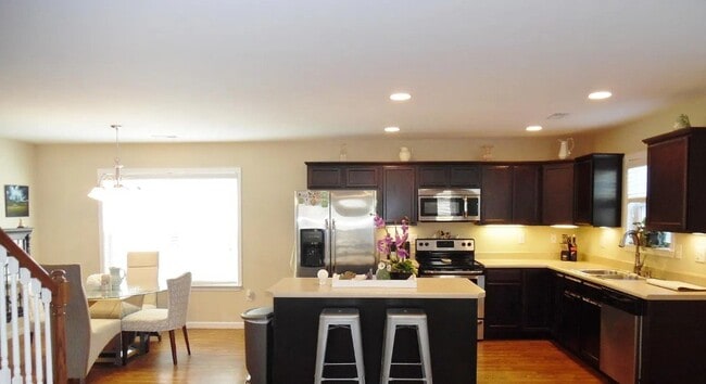 Building Photo - Spacious Greenville Home with Fenced Yard