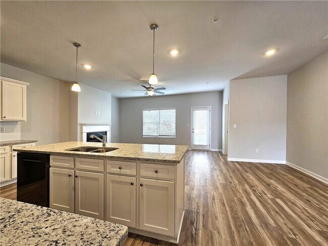 Foto del edificio - 334 Lanier Cir