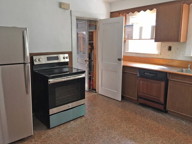 Foto del edificio - 231 Corey Rd
