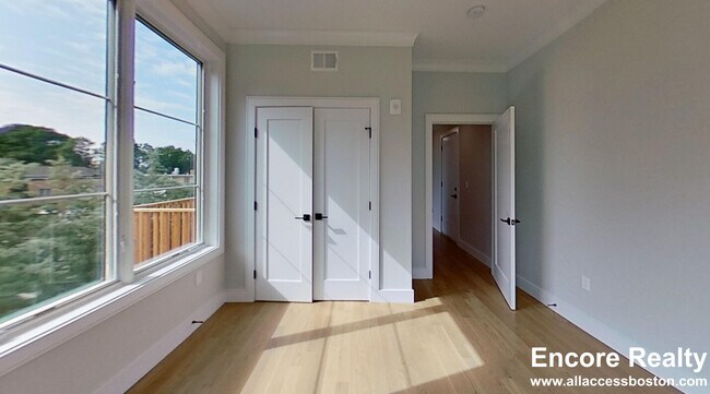 Foto del edificio - 104-106 Warren St. Unit 11