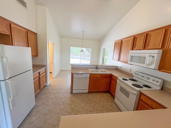 Building Photo - JUST REDUCED! DEL WEB COTTONWOOD RANCH COM...