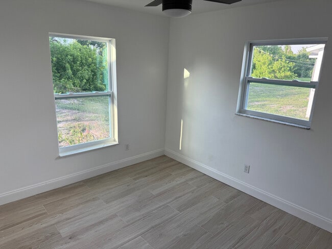 Building Photo - 9466 Tacoma Ave