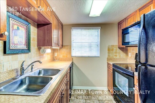 Foto del edificio - 4880 Tangerine Ave