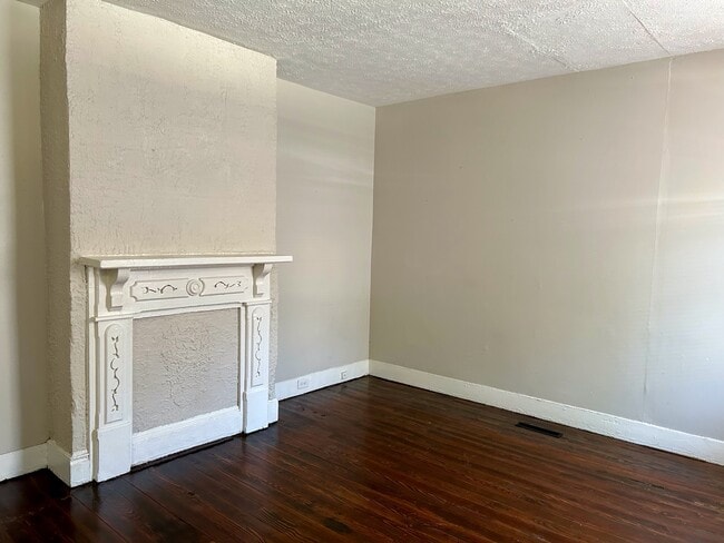 Building Photo - 307 S Kent St