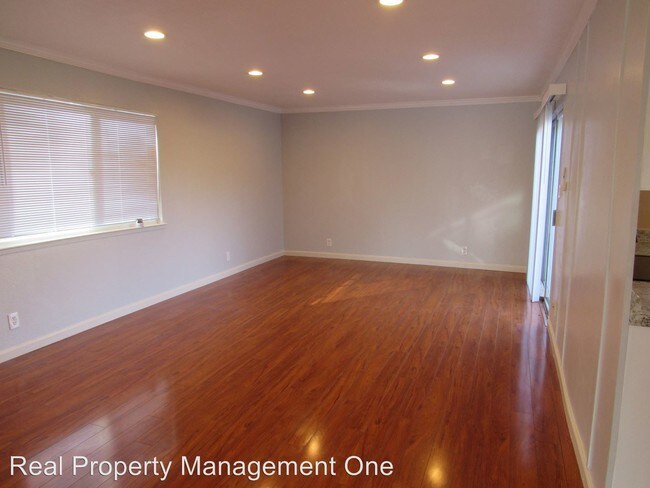 Building Photo - 1449 Lincoln Blvd