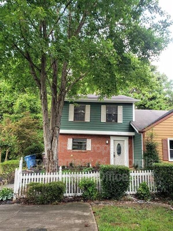 Foto del edificio - 5031 Village Green Way