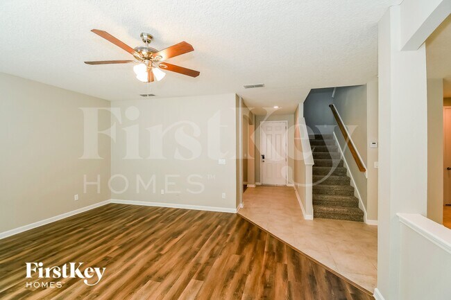 Foto del edificio - 1504 Falabella Dr