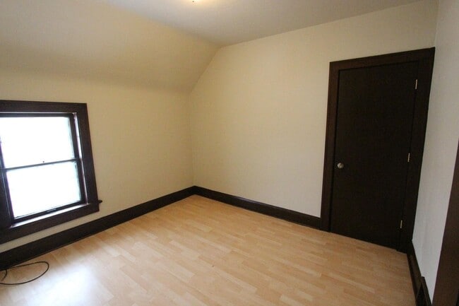 Foto del edificio - 2100-02 South 81st Street