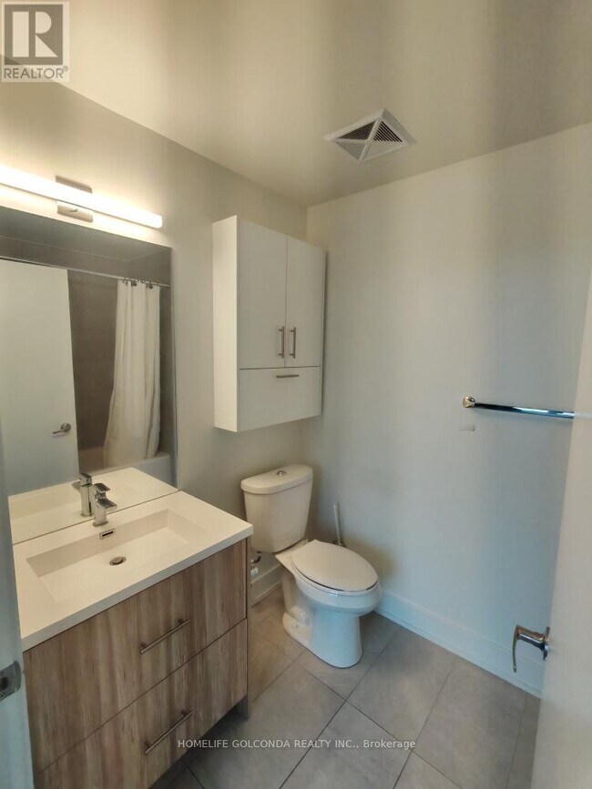 Building Photo - 180 Fairview Mall Dr