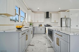 Building Photo - 19 Mountain Ave