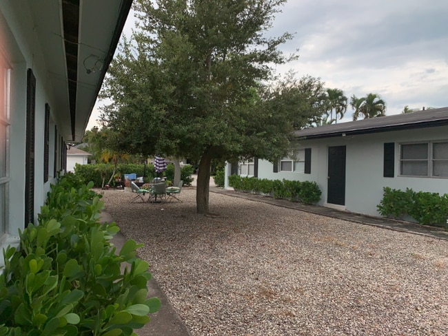 Building Photo - 627 92nd Ave N