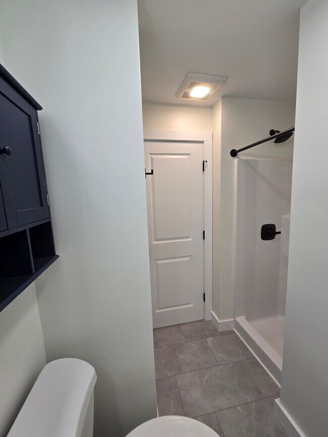 Building Photo - 20 Poirier Pl