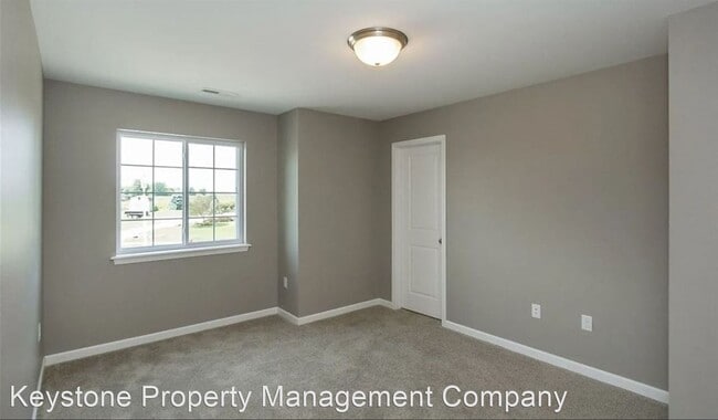 Building Photo - 4 br, 3.5 bath House - 1880 Carroll Court