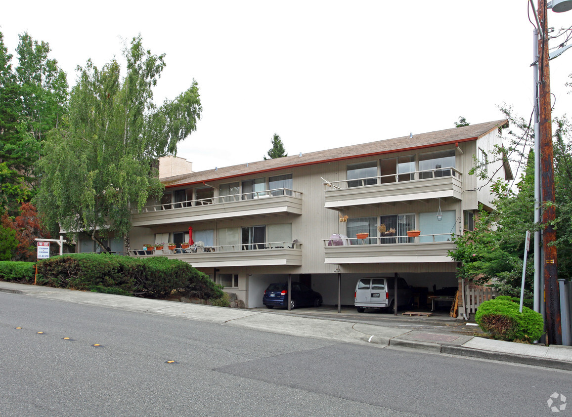 Primary Photo - Caribbean Apartments